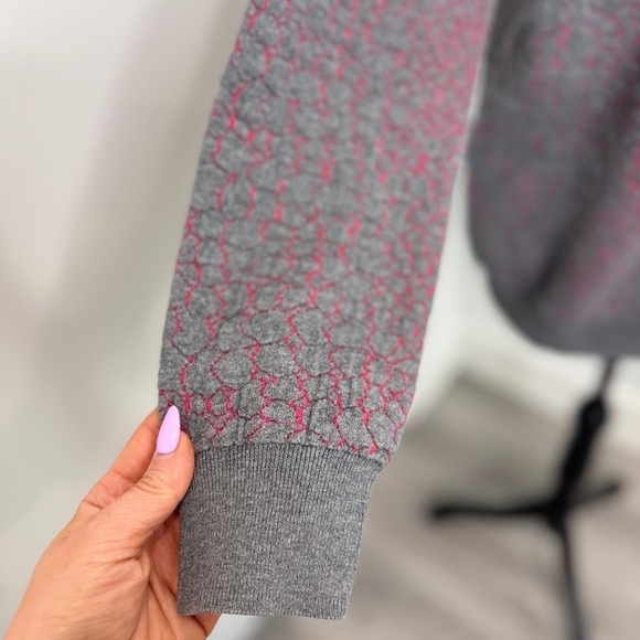 Halogen Textured Pink Gray Crew Sweater (PL) - Picture 4 of 7